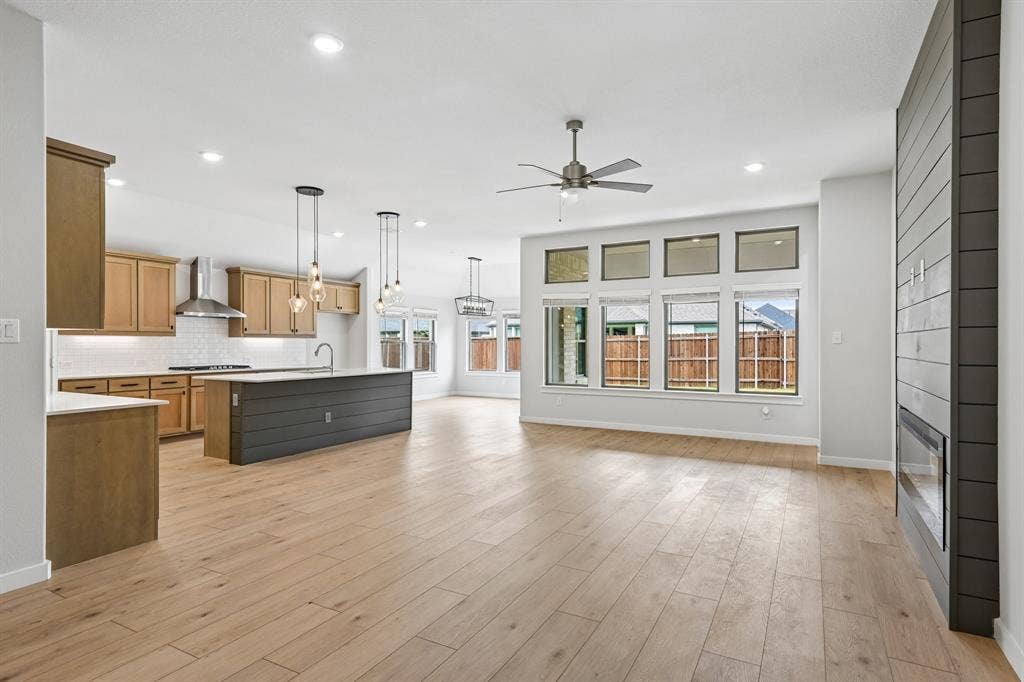 452 Leopold Trail, Waxahachie, TX 75165