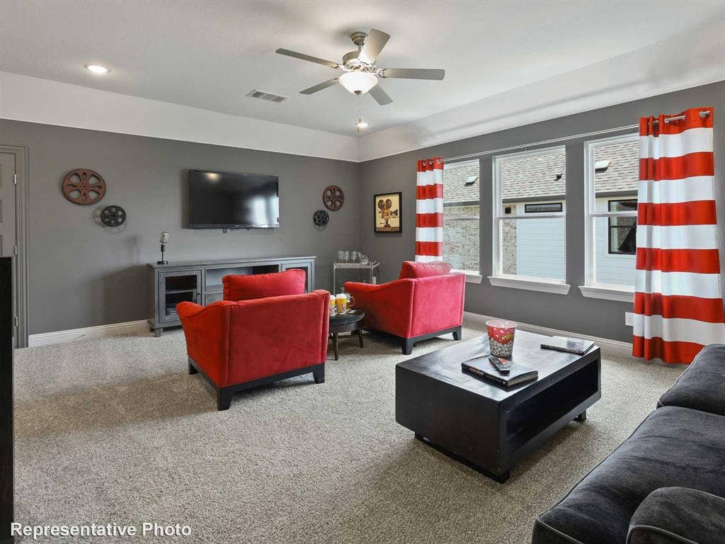 4359 Michigan Avenue, Midlothian, TX 76065 Living room