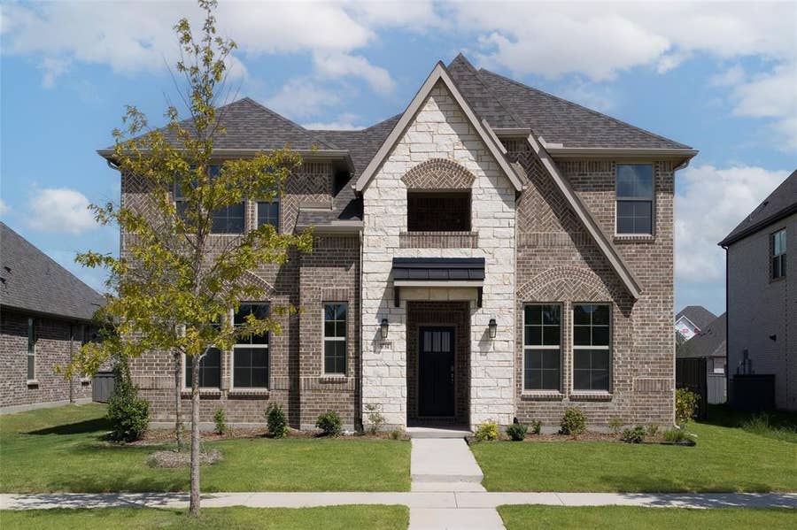 Property photo for 3734 Thimbleberry Trail, Venus, TX