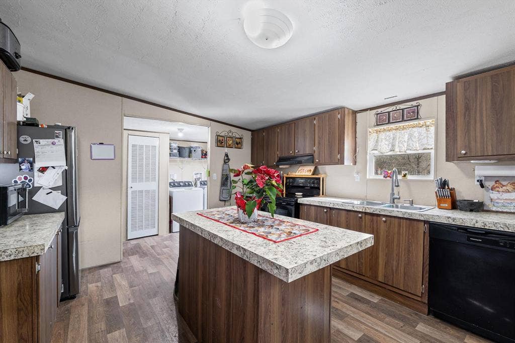 1639 Elm Lake Road, Riesel, TX 76682 1639 Elm Lake Road, Riesel, TX 76682