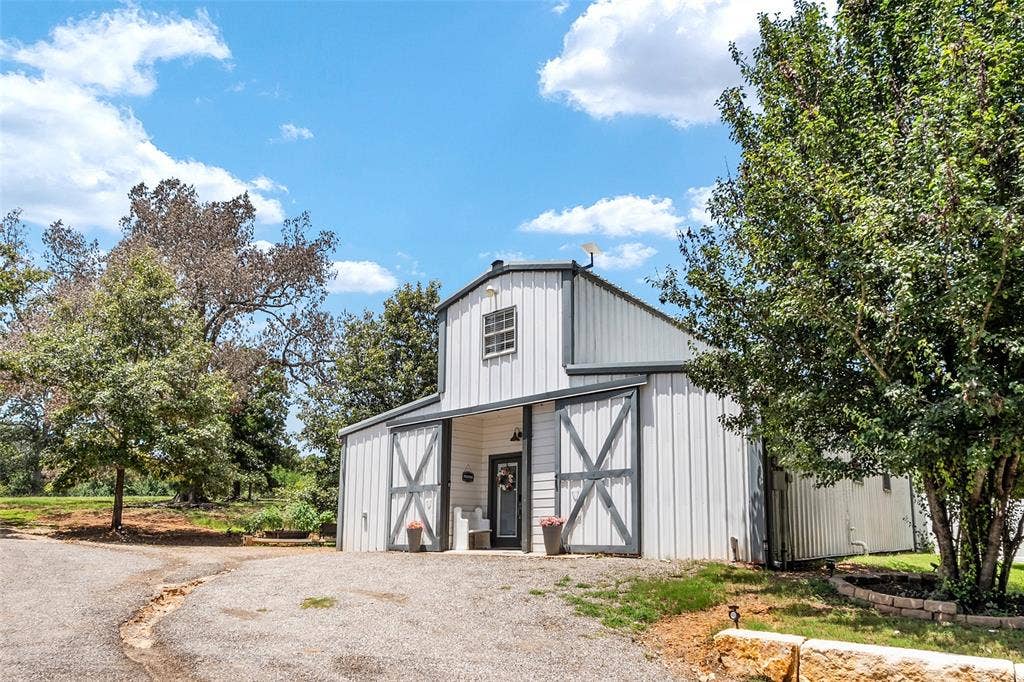 2525 US Highway 175, Athens, TX 75751 Front of Barndominium