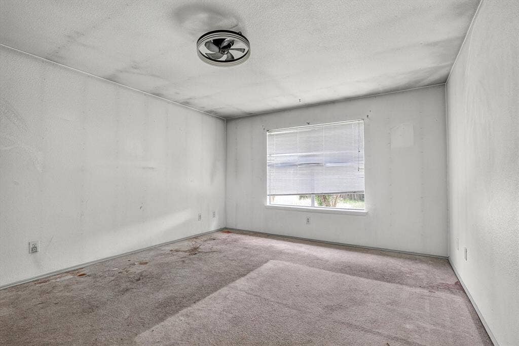 1414 Aviary Drive, DeSoto, TX 75115 Empty room