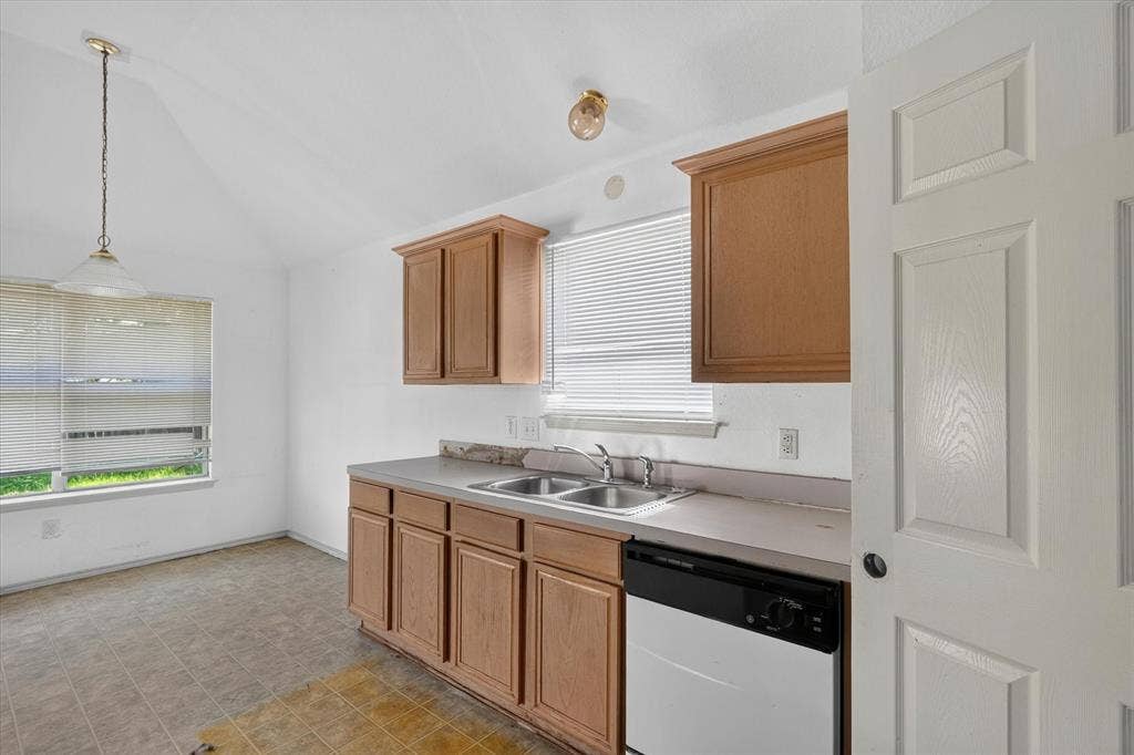 1414 Aviary Drive, DeSoto, TX 75115 Kitchen