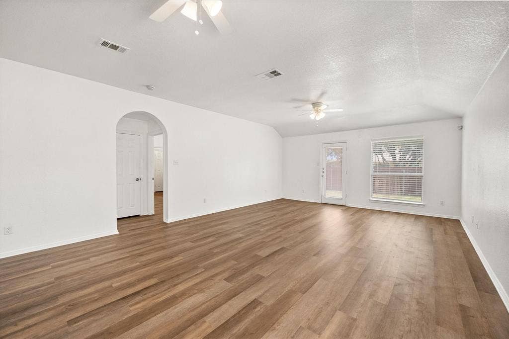 4406 Fox Meadows Lane, Mansfield, TX 76063 4406 Fox Meadows Lane, Mansfield, TX 76063