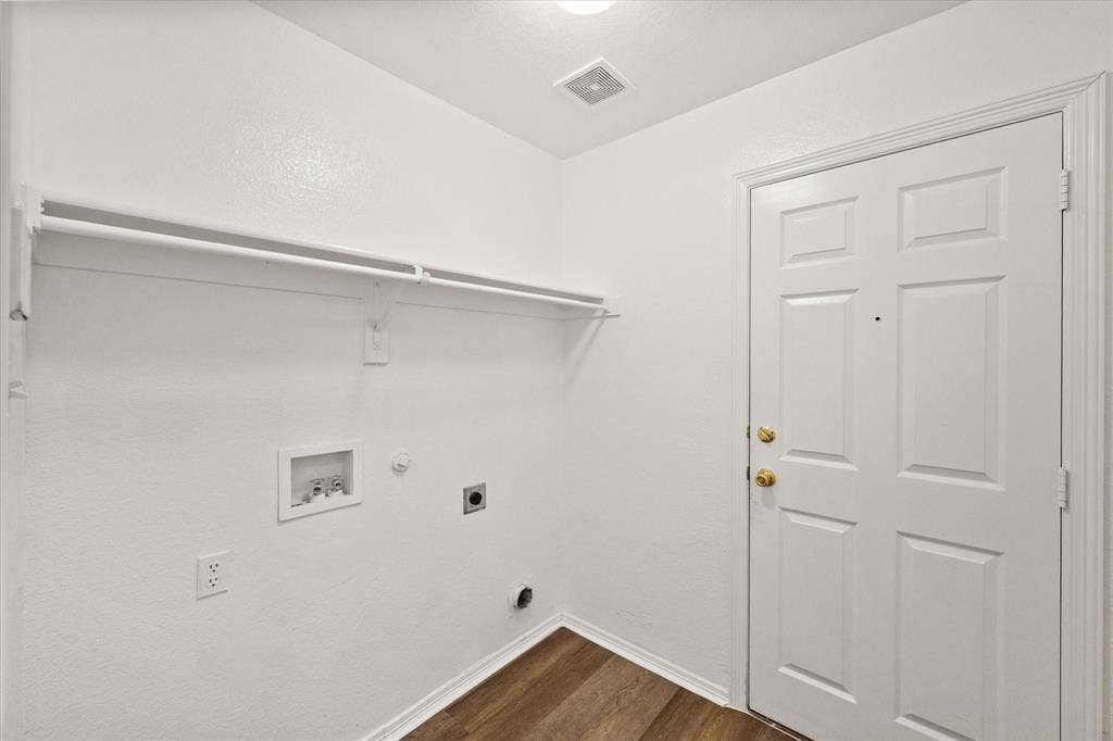 4406 Fox Meadows Lane, Mansfield, TX 76063 4406 Fox Meadows Lane, Mansfield, TX 76063