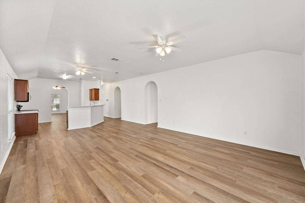 4406 Fox Meadows Lane, Mansfield, TX 76063 4406 Fox Meadows Lane, Mansfield, TX 76063