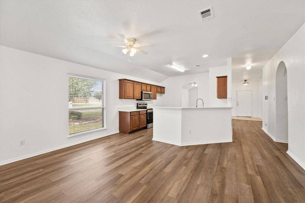 4406 Fox Meadows Lane, Mansfield, TX 76063 4406 Fox Meadows Lane, Mansfield, TX 76063