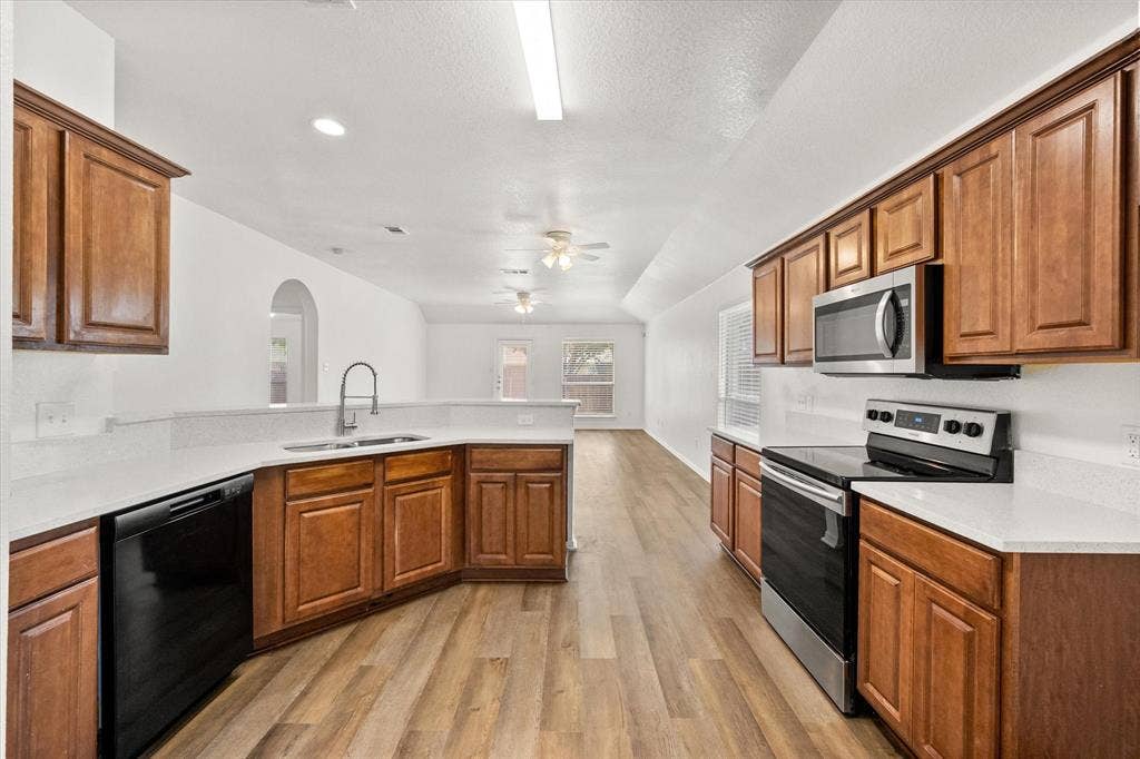4406 Fox Meadows Lane, Mansfield, TX 76063 4406 Fox Meadows Lane, Mansfield, TX 76063