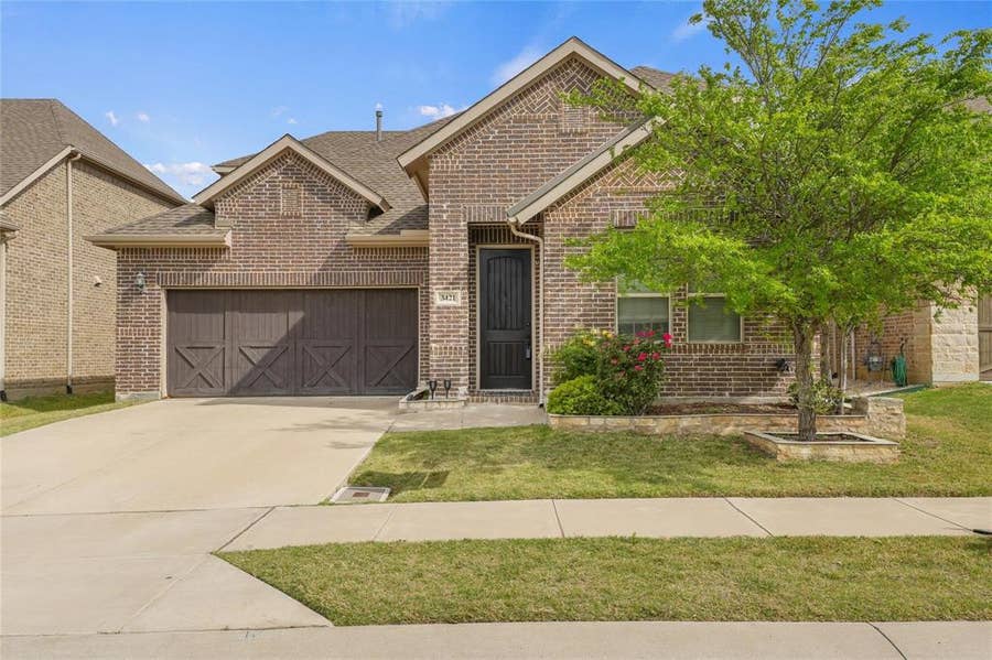 Property photo for 3421 Poinsettia Way, Irving, TX