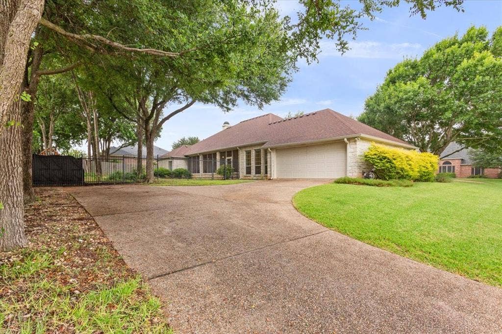 501 Sienna Bend Trail, Waco, TX 76657