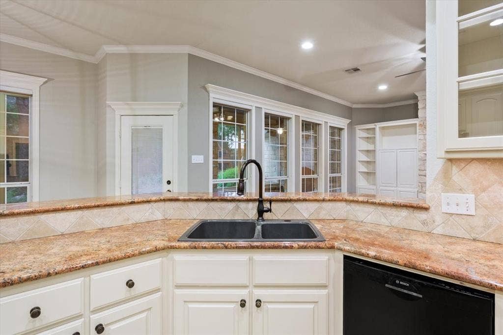 501 Sienna Bend Trail, Waco, TX 76657