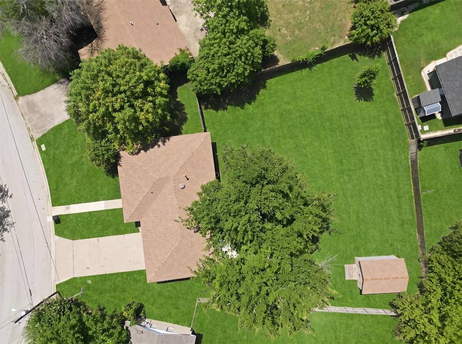 Property photo for 332 S Sealy Avenue, Justin, TX