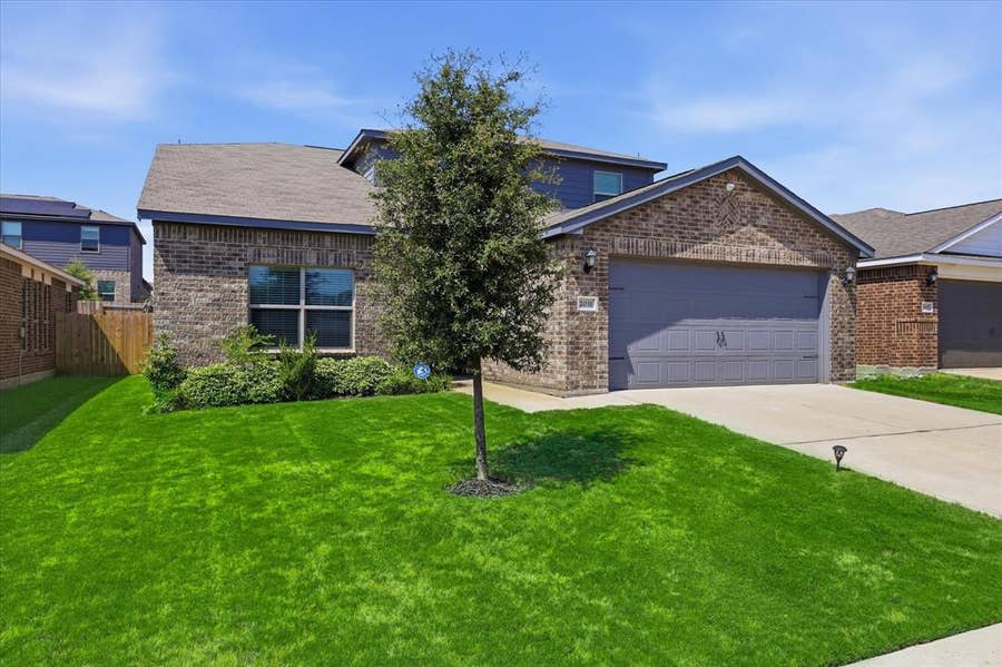 Property photo for 2031 Canterbury Drive, Seagoville, TX