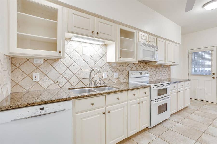 Property photo for 4403 S Bellaire Drive, #123, Fort Worth, TX