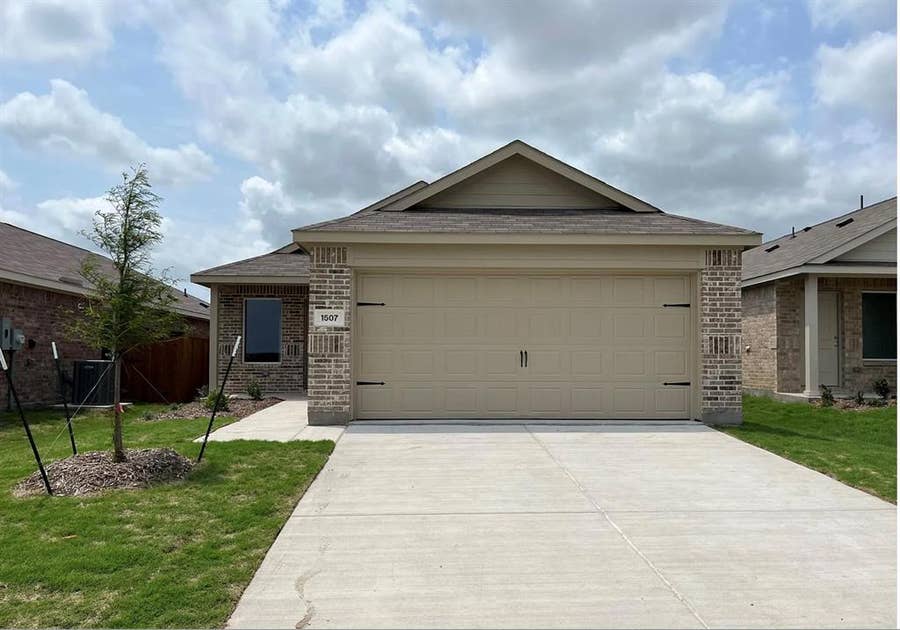 Property photo for 1507 Forge Pond Lane, Forney, TX