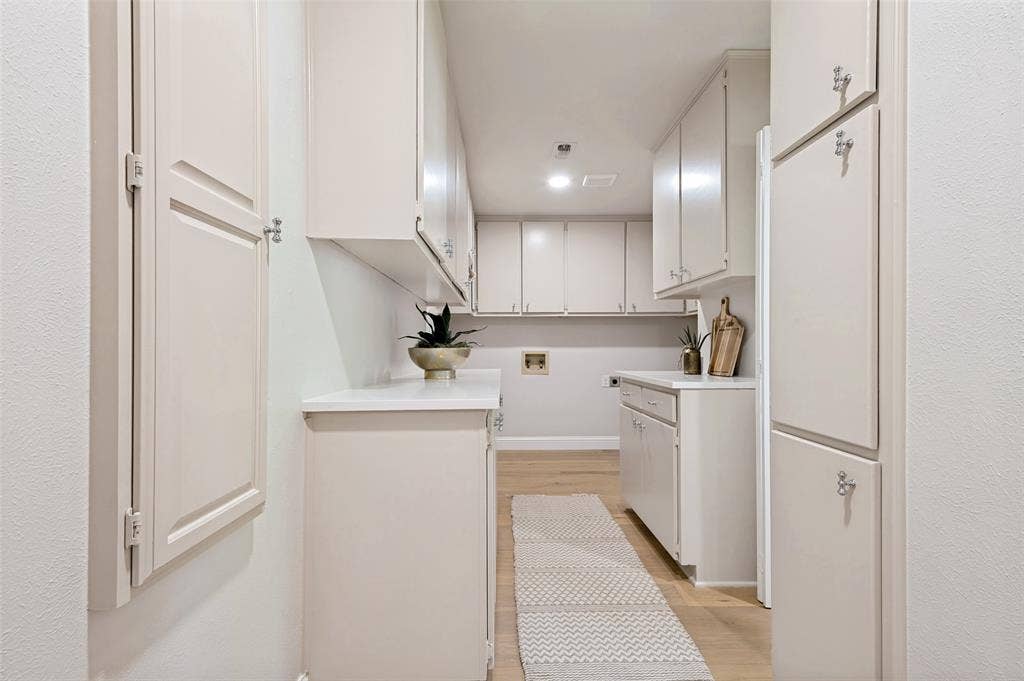 2221 Scarlet Lane, Grand Prairie, TX 75050 2221 Scarlet Lane, Grand Prairie, TX 75050
