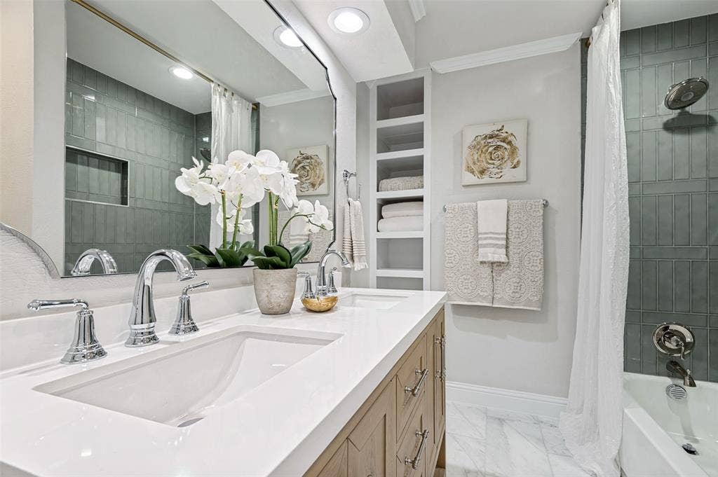 2221 Scarlet Lane, Grand Prairie, TX 75050 2221 Scarlet Lane, Grand Prairie, TX 75050