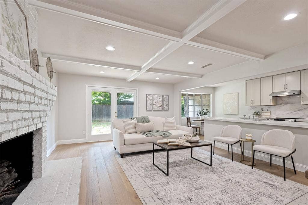 2221 Scarlet Lane, Grand Prairie, TX 75050 2221 Scarlet Lane, Grand Prairie, TX 75050