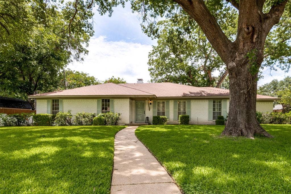 2221 Scarlet Lane, Grand Prairie, TX 75050 2221 Scarlet Lane, Grand Prairie, TX 75050