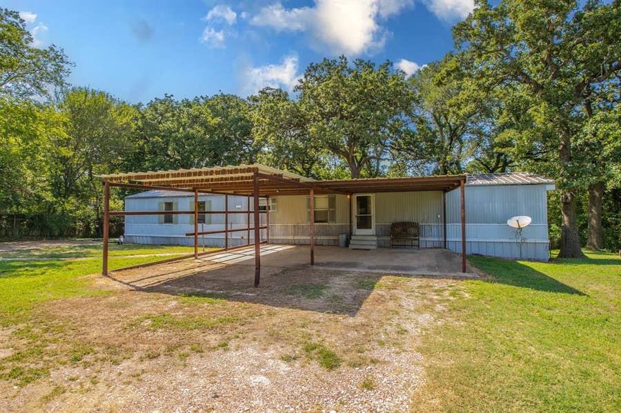 Property photo for 13247 Gholson Road, Waco, TX