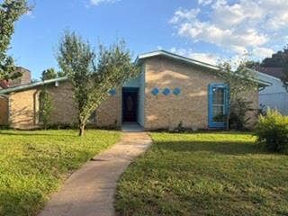 Property photo for 3014 Robin Hill Lane, Garland, TX