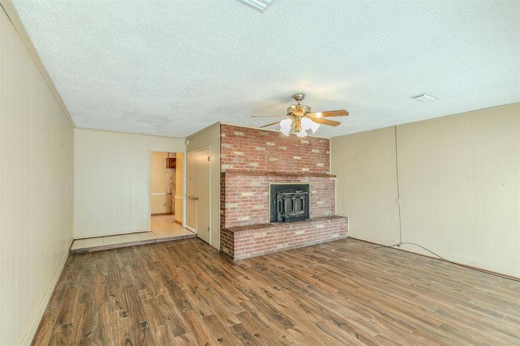 3029 Esters Court, Irving, TX 75062 3029 Esters Court, Irving, TX 75062