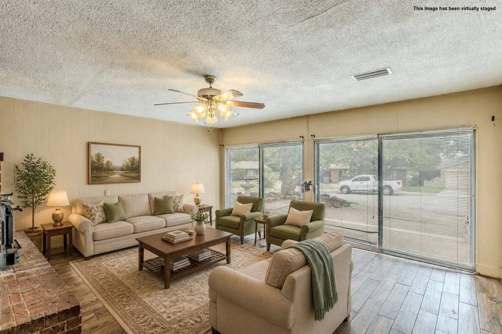 3029 Esters Court, Irving, TX 75062 Virtually staged- living room