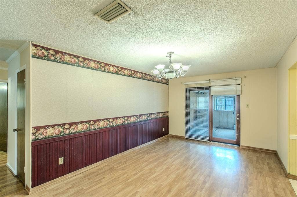 3029 Esters Court, Irving, TX 75062 3029 Esters Court, Irving, TX 75062