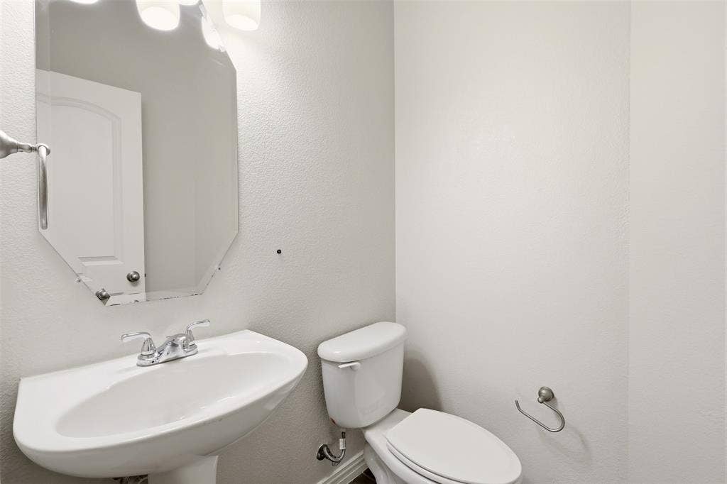 1435 Chase Lane, Irving, TX 75063