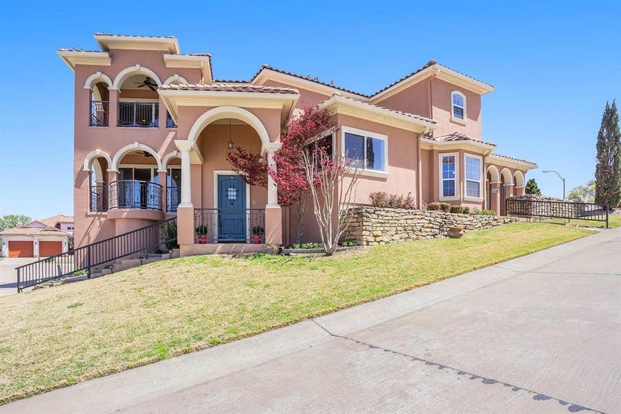 Property photo for 7713 Lakeview Circle, Fort Worth, TX