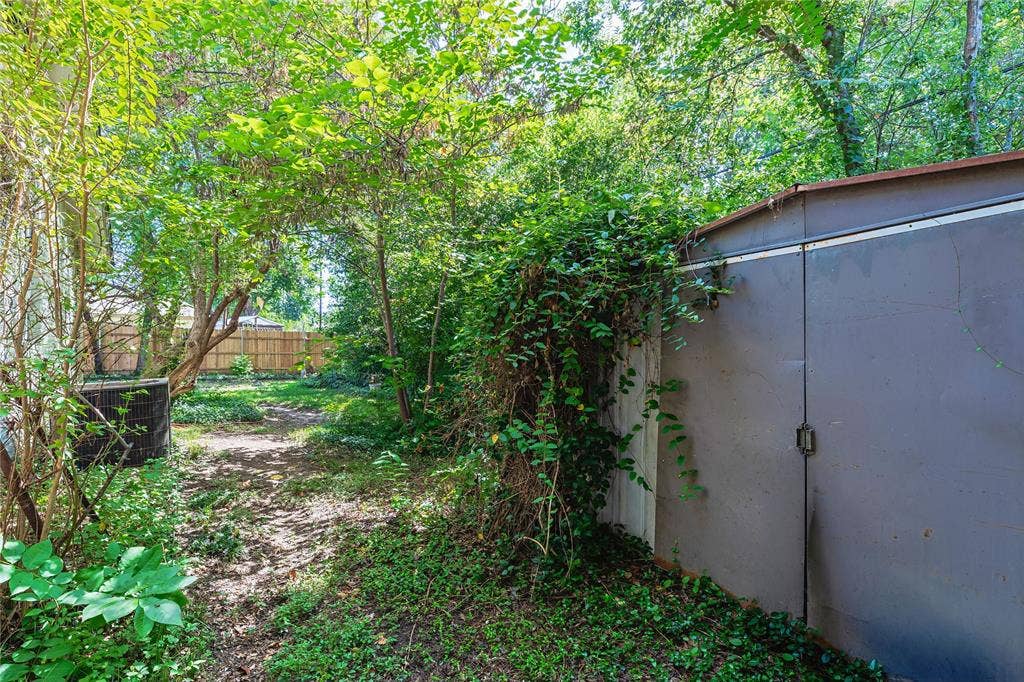 1206 Farnham Court E, Irving, TX 75062 1206 Farnham Court E, Irving, TX 75062