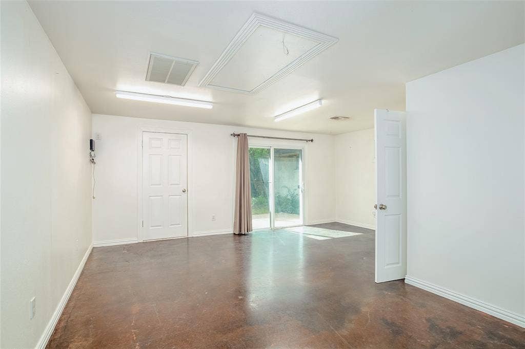 1206 Farnham Court E, Irving, TX 75062 1206 Farnham Court E, Irving, TX 75062