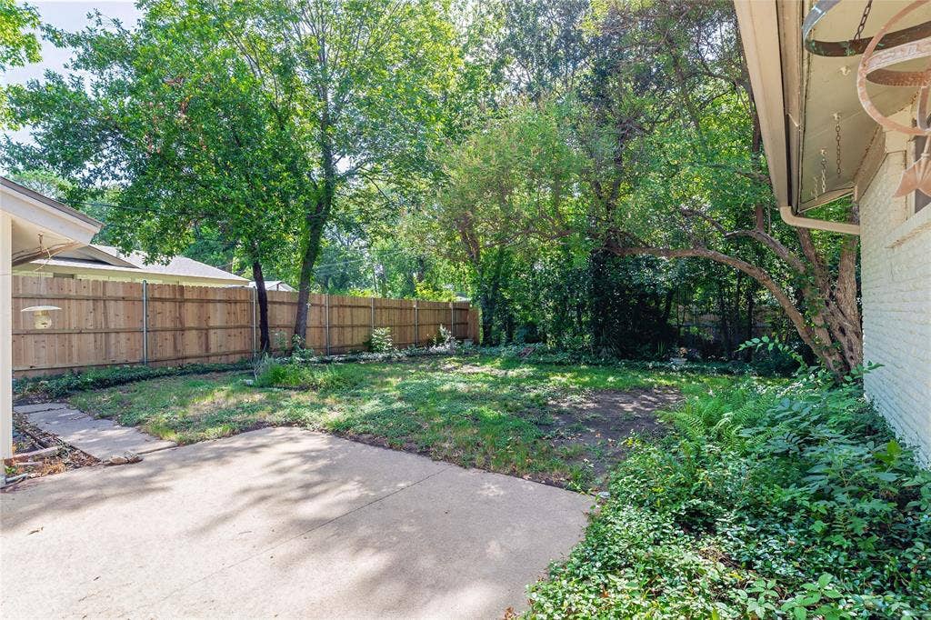1206 Farnham Court E, Irving, TX 75062 1206 Farnham Court E, Irving, TX 75062