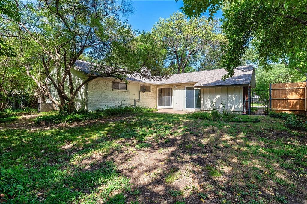 1206 Farnham Court E, Irving, TX 75062 1206 Farnham Court E, Irving, TX 75062