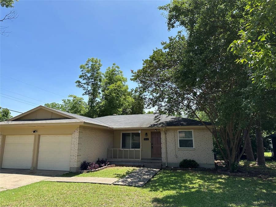 Property photo for 922 Downing Street, Forney, TX