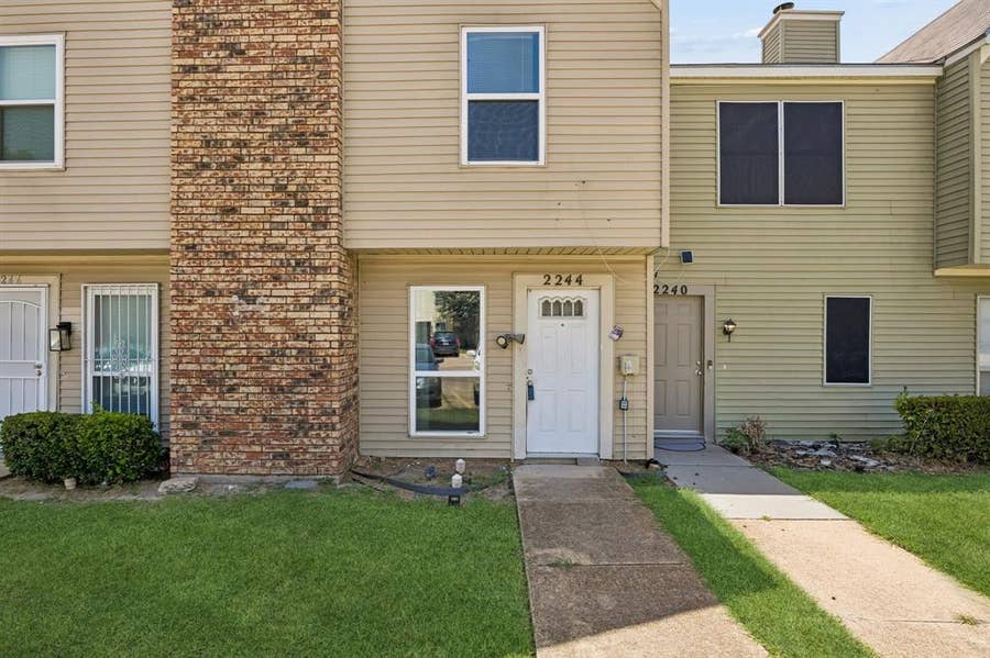 Property photo for 2244 Aspen Drive, Dallas, TX