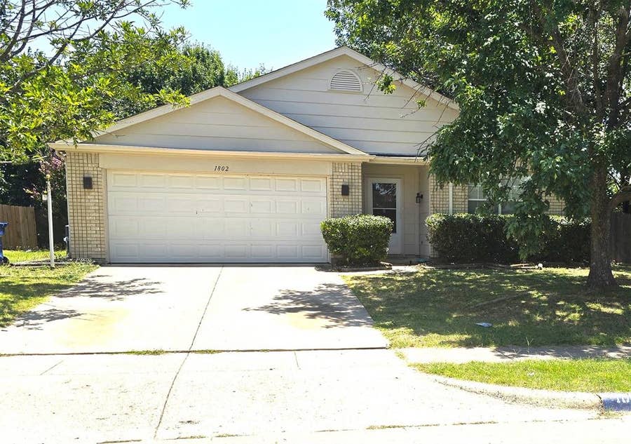 Property photo for 1802 Berkeley Drive, Glenn Heights, TX