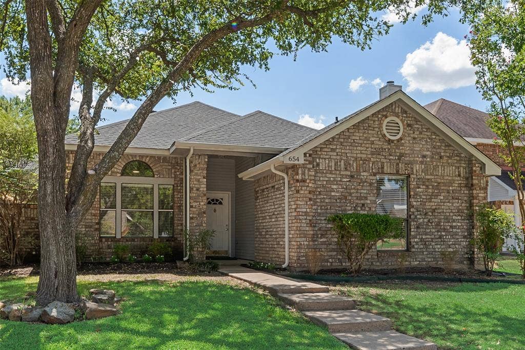 654 Spring Street, Allen, TX 75002 654 Spring Street, Allen, TX 75002