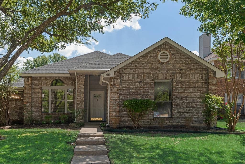 654 Spring Street, Allen, TX 75002 654 Spring Street, Allen, TX 75002