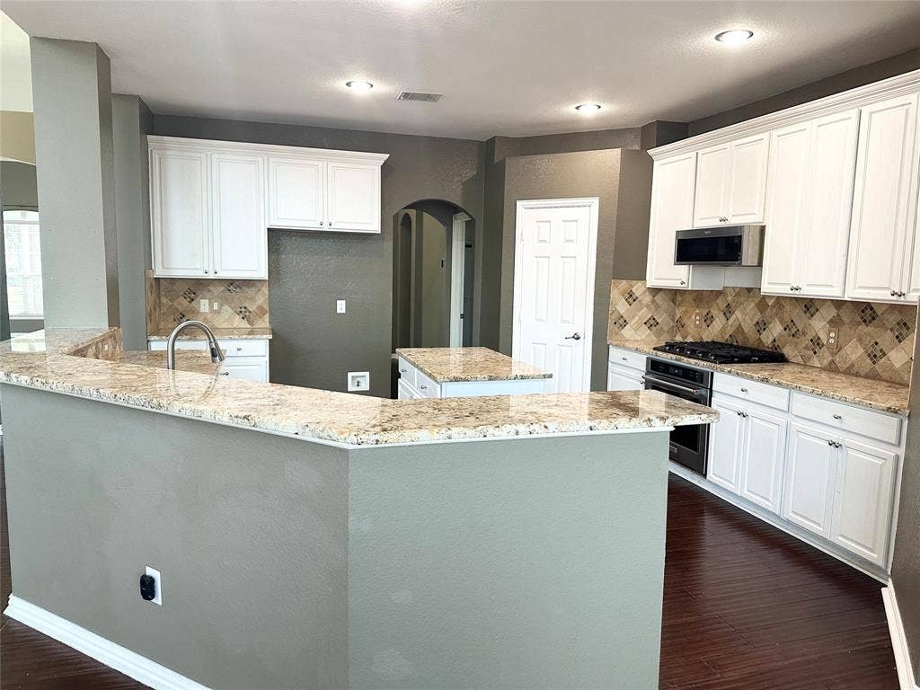 806 Cascades Drive, Allen, TX 75002 806 Cascades Drive, Allen, TX 75002