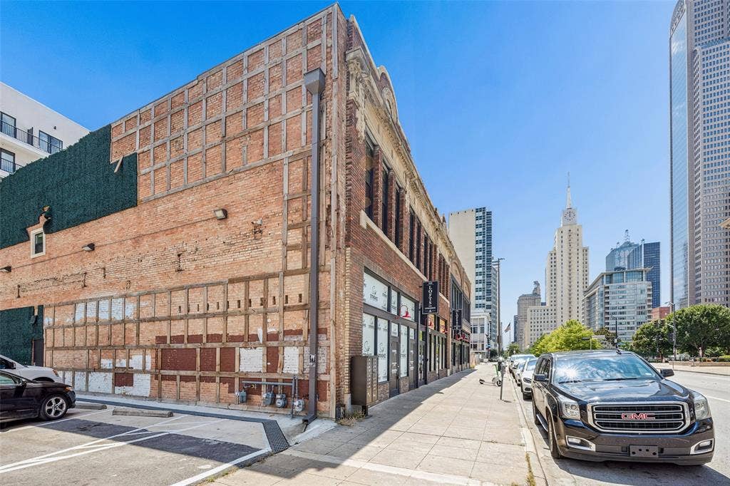 2010 Commerce Street, #B202, Dallas, TX 75201 2010 Commerce Street, #B202, Dallas, TX 75201