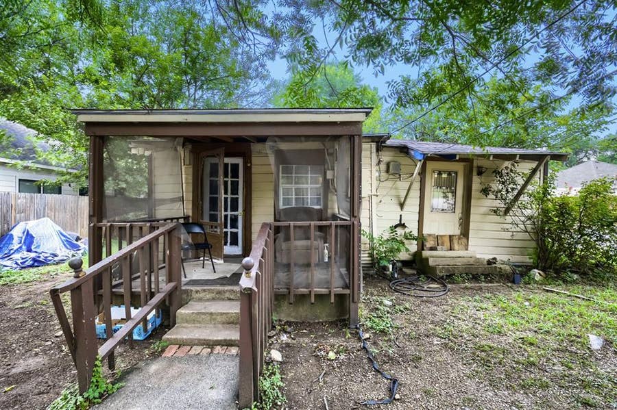 Property photo for 1012 E Jefferson Street, Waxahachie, TX