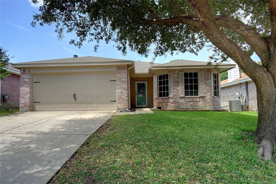 Property photo for 6061 Arabian Avenue, Fort Worth, TX