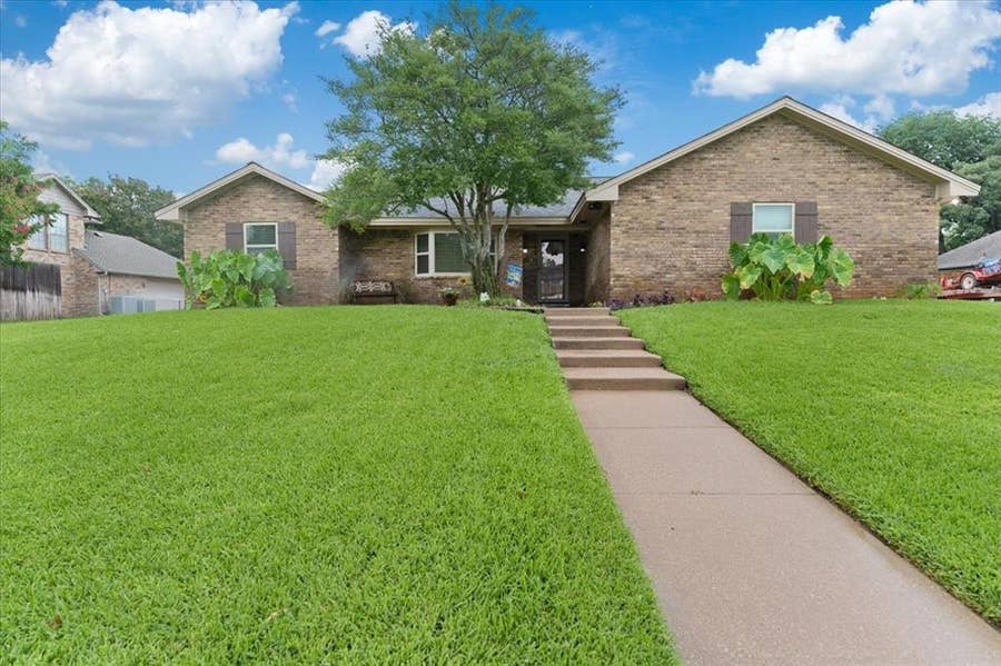 Property photo for 20 Timberline Drive, Trophy Club, TX