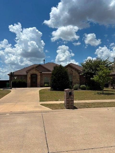 Property photo for 209 Newcastle Street, Waxahachie, TX
