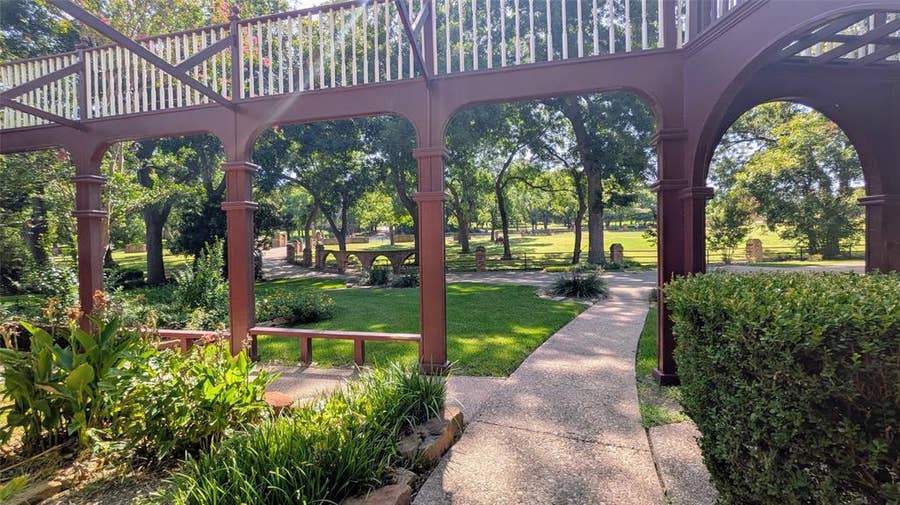 Property photo for 1431 S Houston School Road, Lancaster, TX