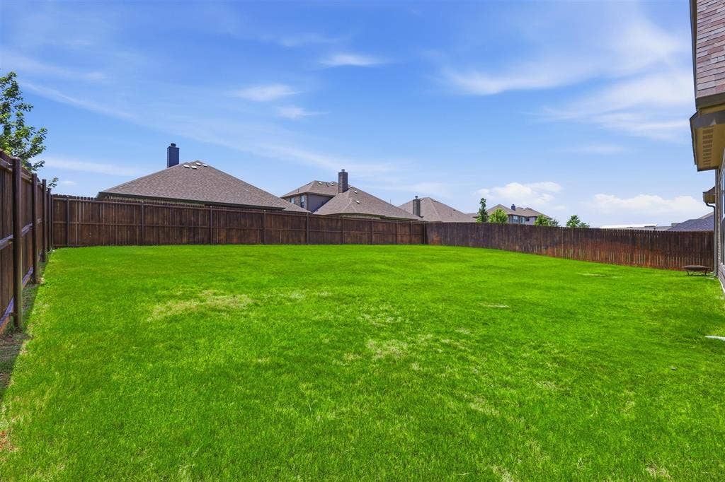 212 Lillian Lane, Waxahachie, TX 75165 212 Lillian Lane, Waxahachie, TX 75165