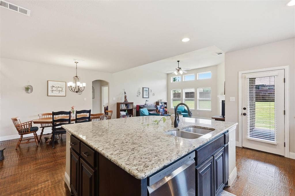 212 Lillian Lane, Waxahachie, TX 75165 212 Lillian Lane, Waxahachie, TX 75165
