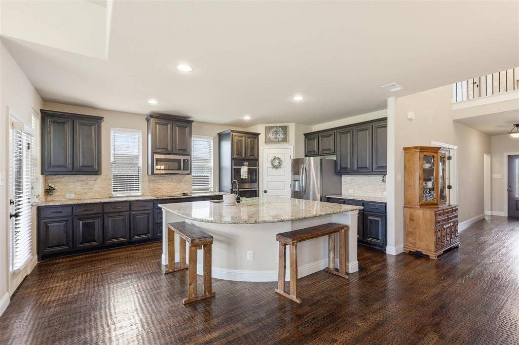 212 Lillian Lane, Waxahachie, TX 75165 212 Lillian Lane, Waxahachie, TX 75165