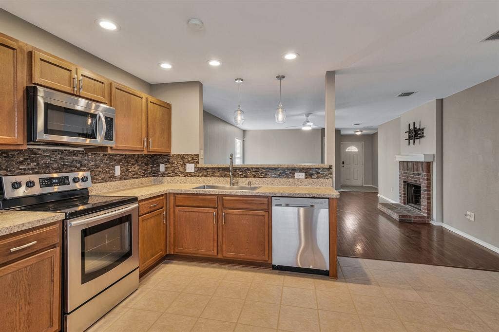 1817 Kittredge Way, Fort Worth, TX 76247 1817 Kittredge Way, Fort Worth, TX 76247